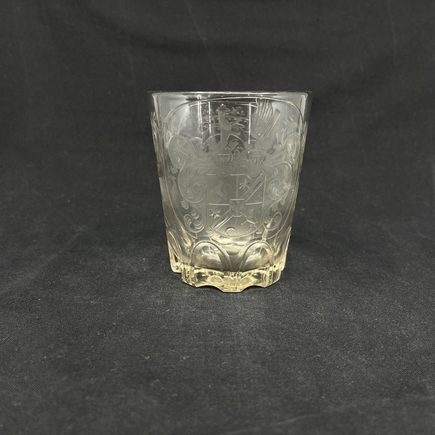 Glass with noble monogram - Sponneck