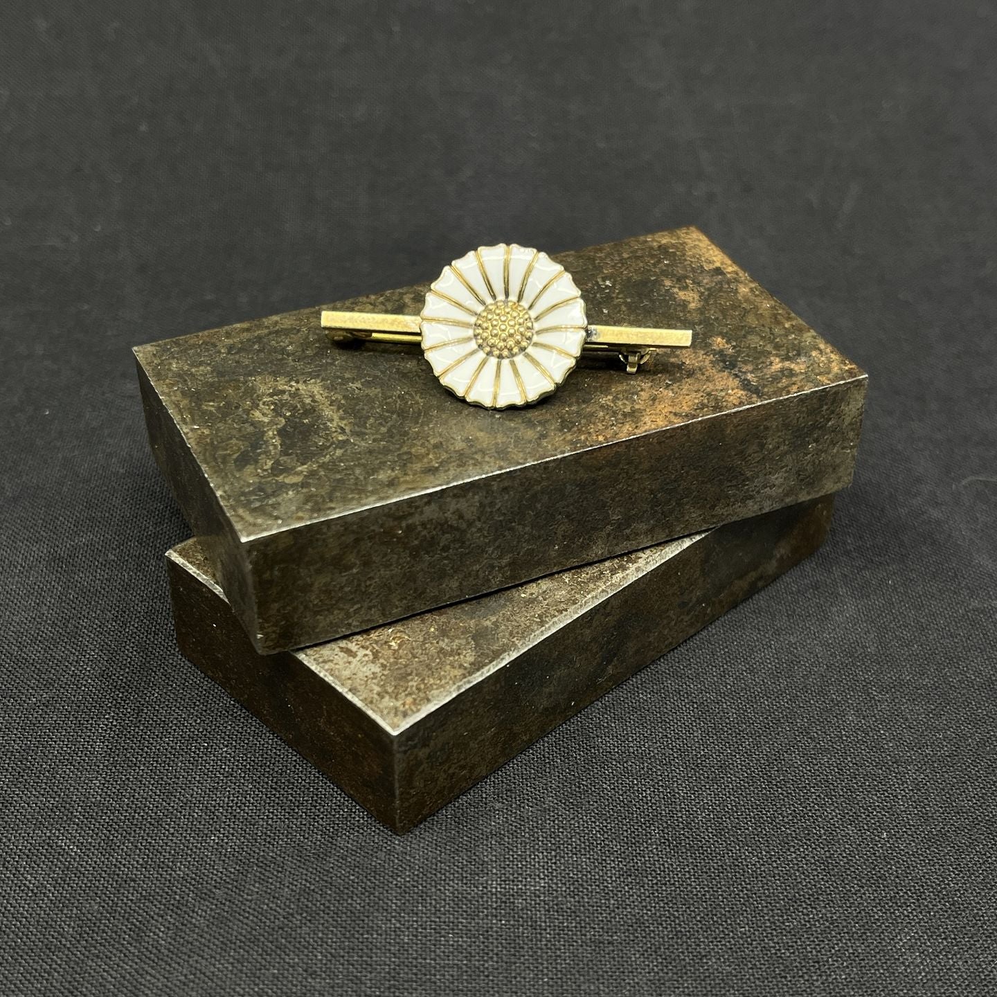 Anton Michelsen marguerite broche