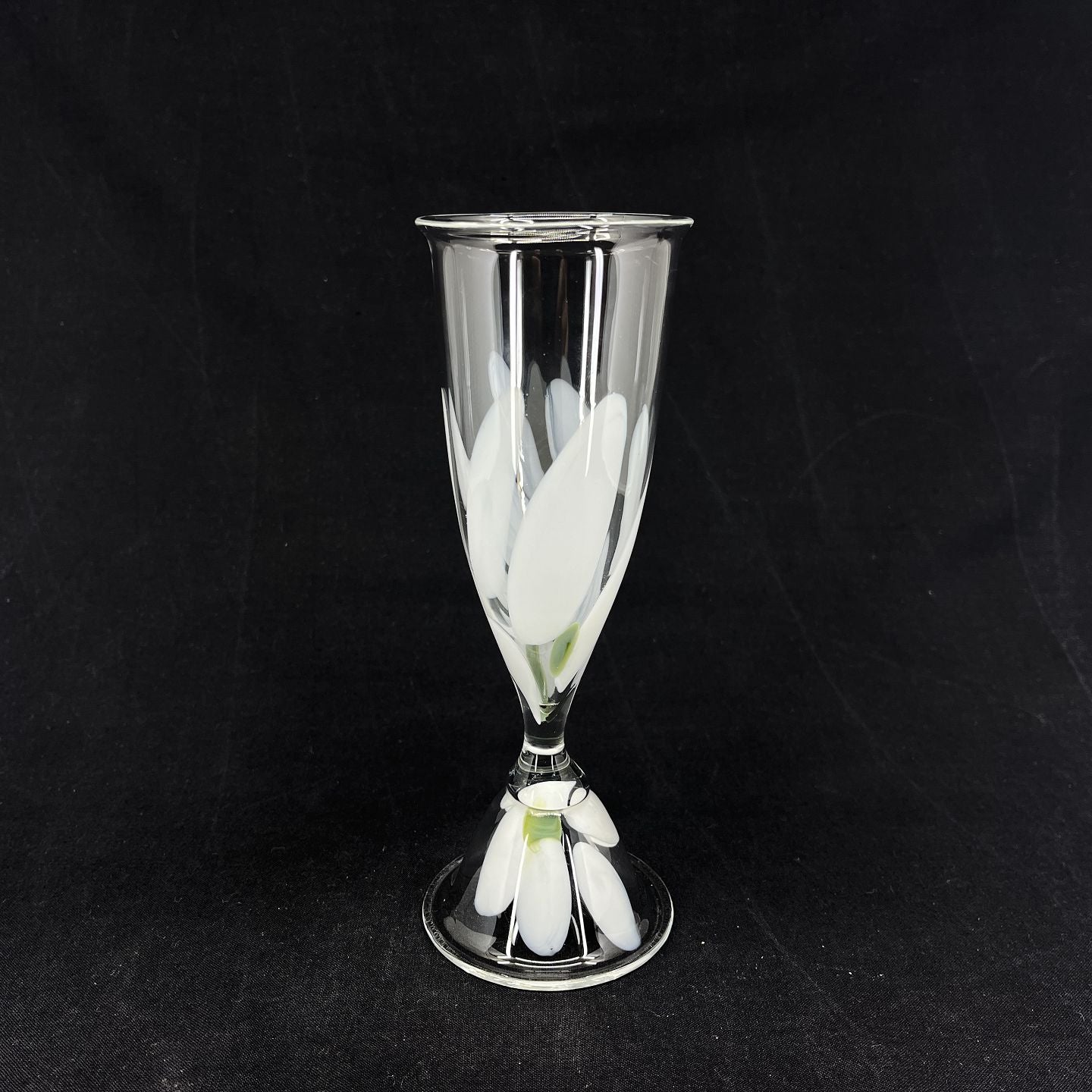 Snowdrop champagne glass
