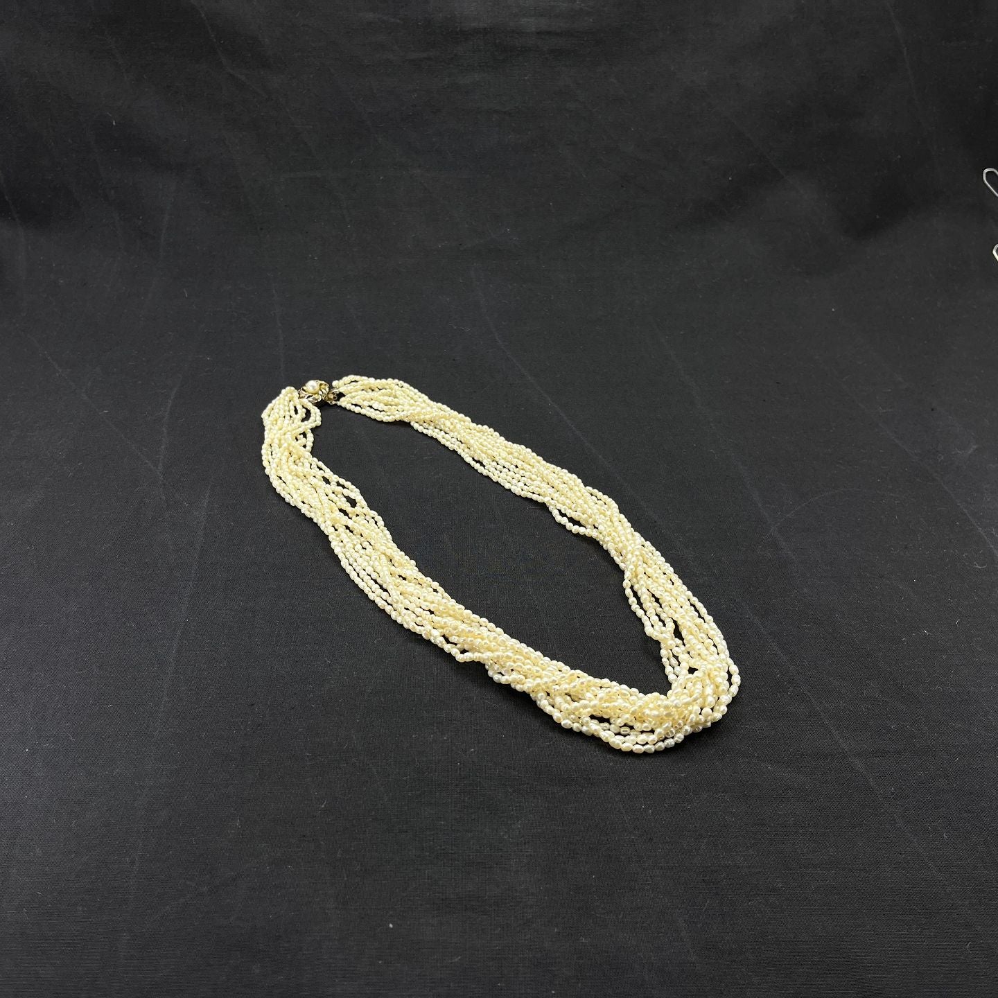 Multi-row pearl chain