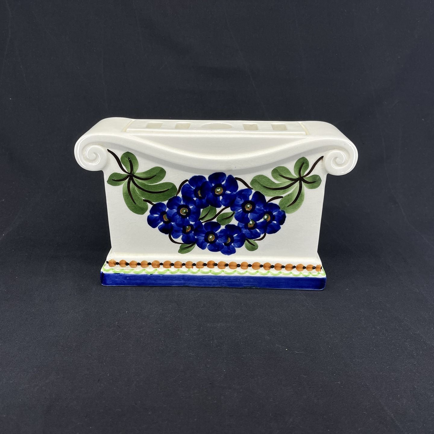 Aluminia bouquetiere med blomster