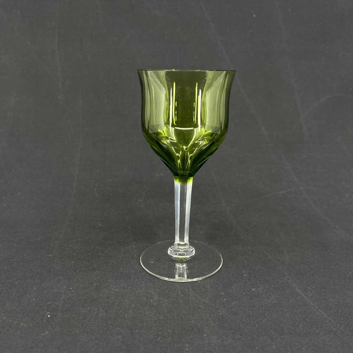 Green Oreste white wine glass
