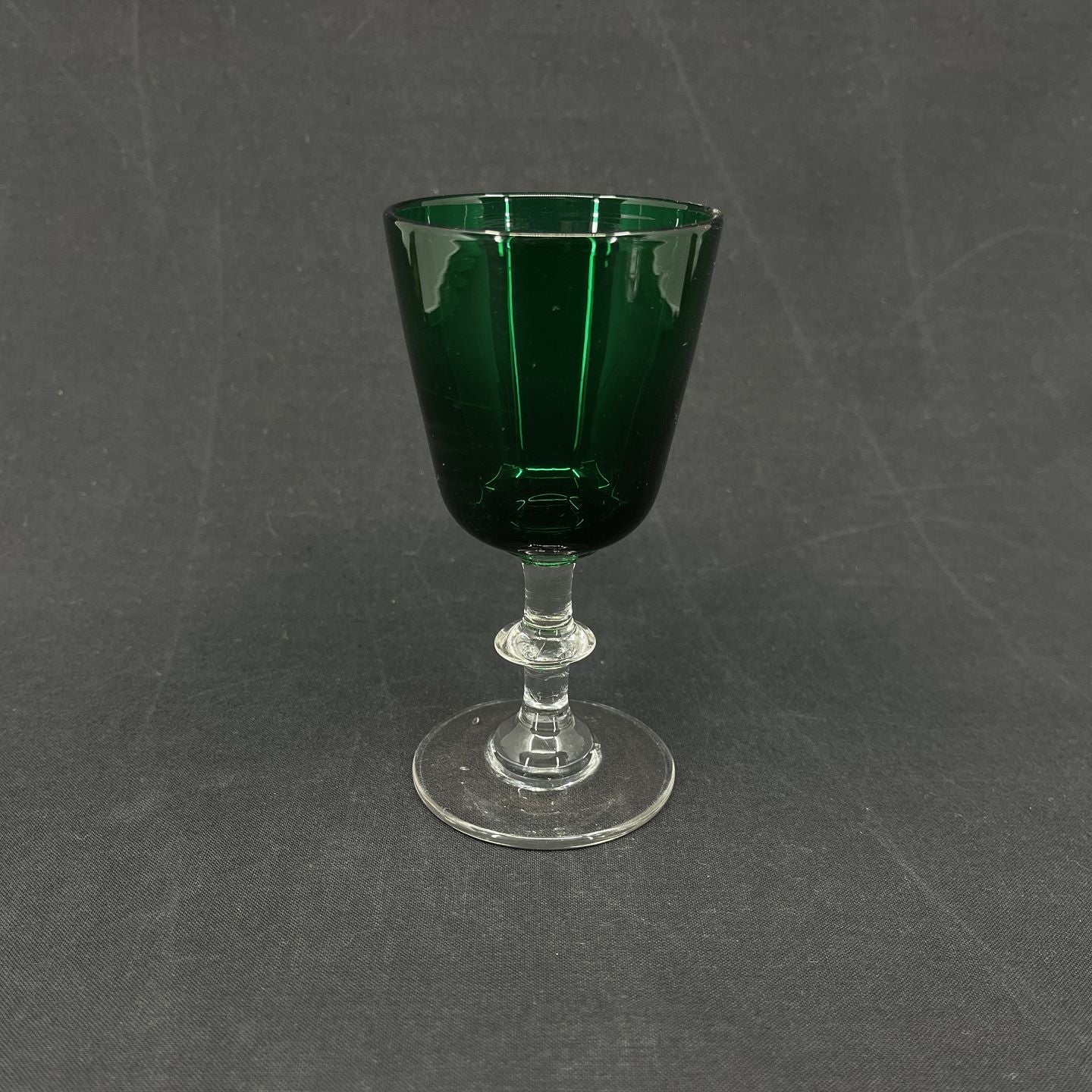 Berlinois white wine glass, dark green