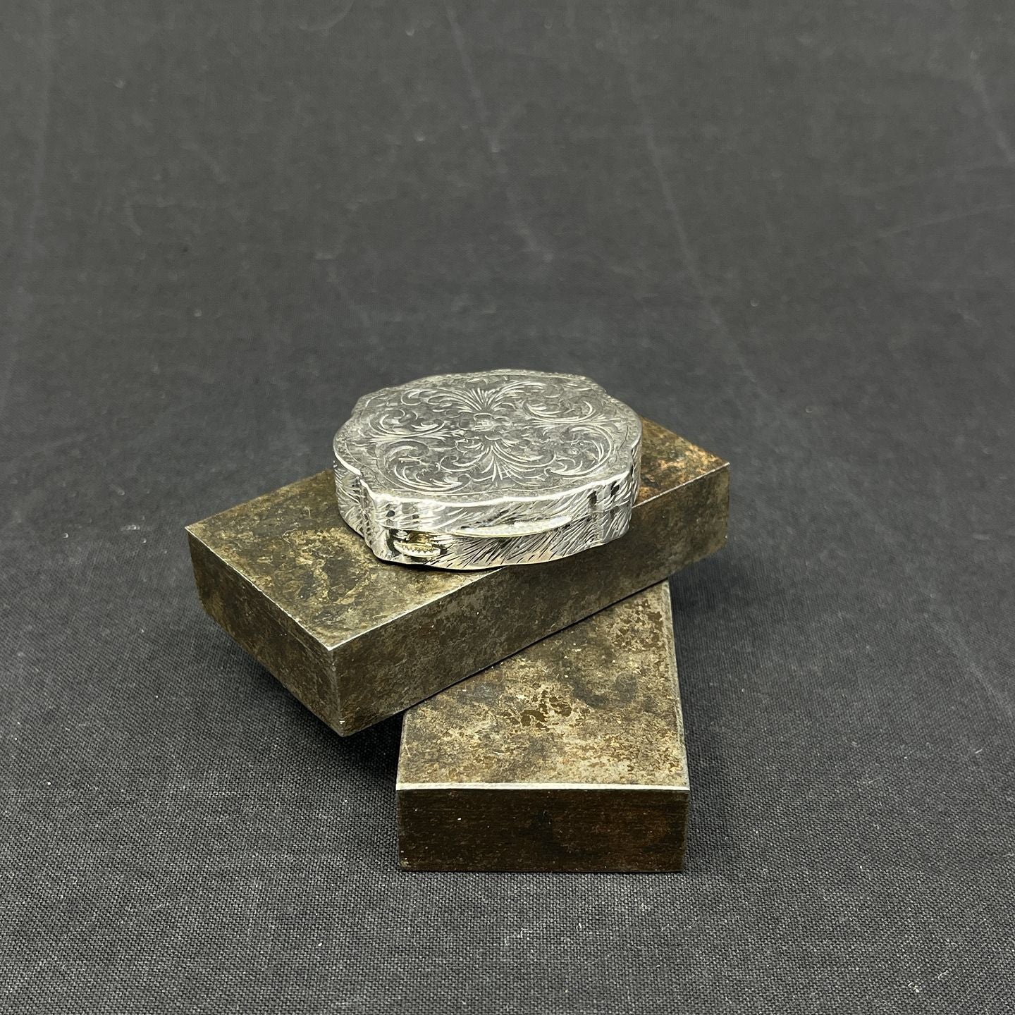 Pill box in silver from the 1920s