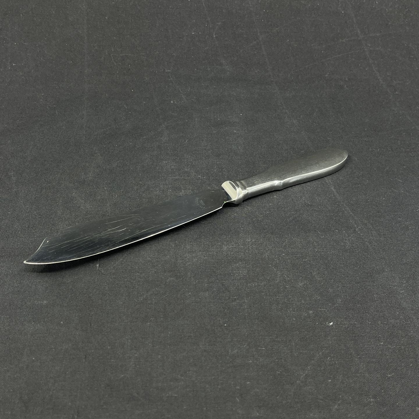 Mitra tærtekniv fra Georg Jensen, 23 cm.