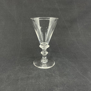 Smooth Anglais white wine glass