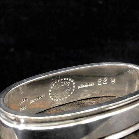 Pyramid napkin ring