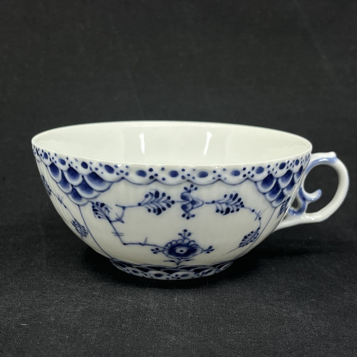 Musselmalet Helblonde tekop 1/1130