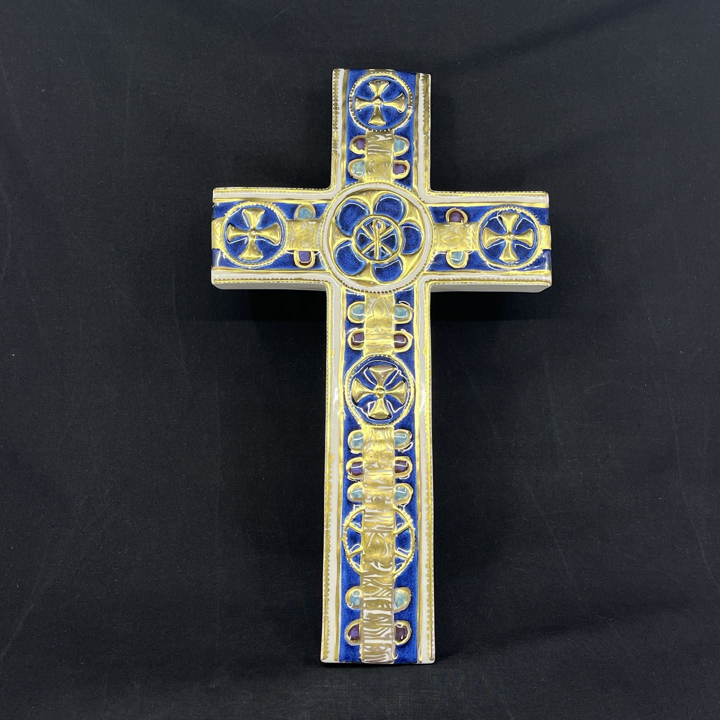 Aluminia gilded cross, white