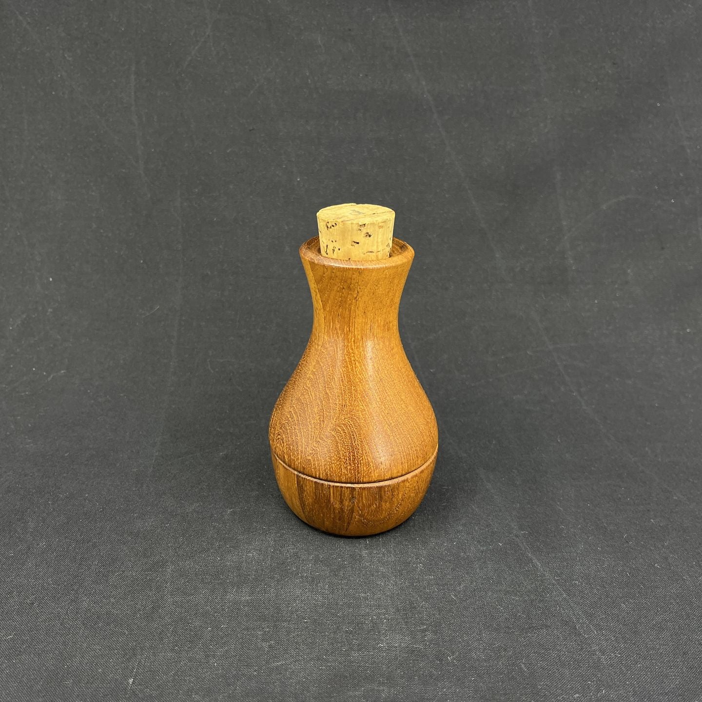 Peberkværn fra Nissen i teak