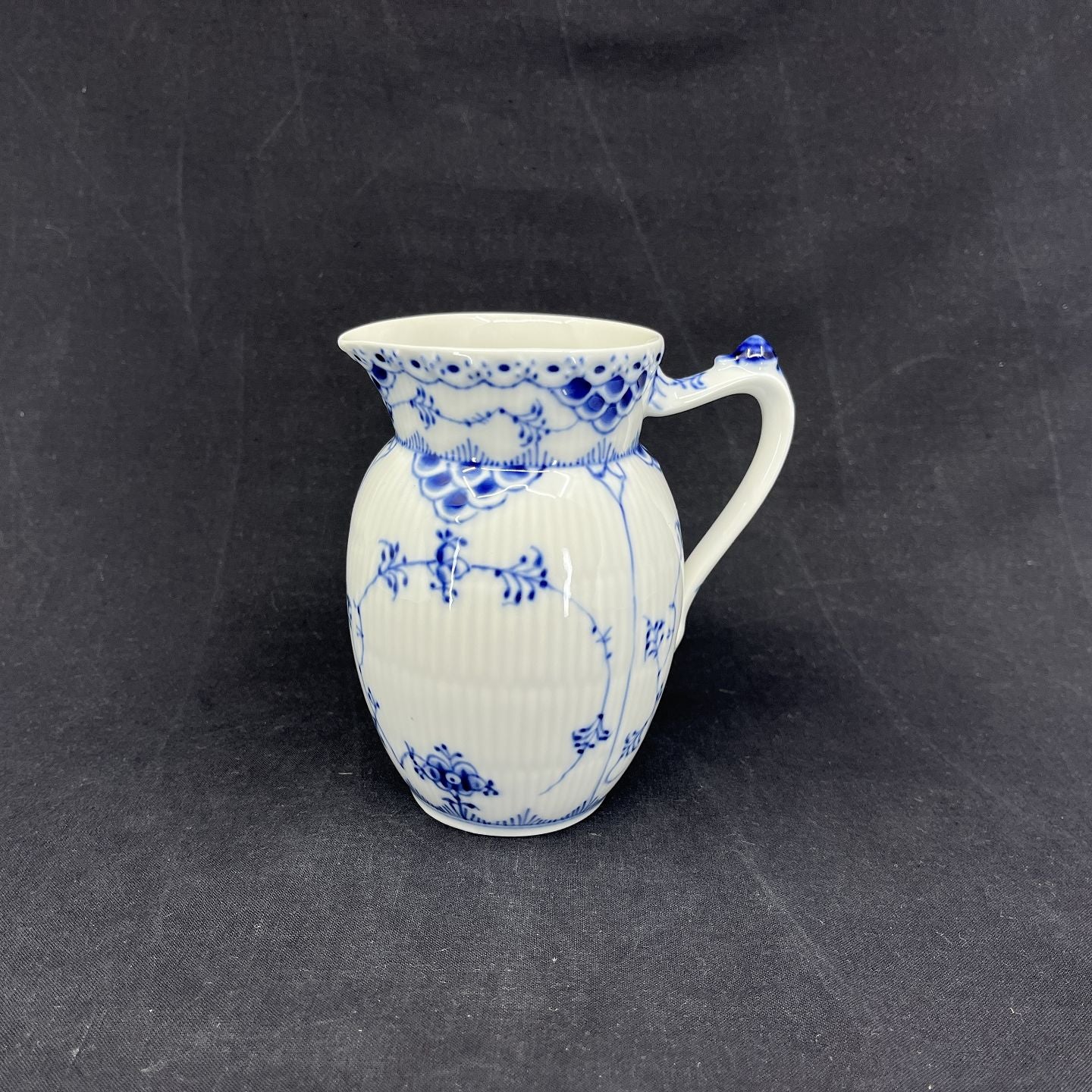 Musselmalet Halvblonde kande, 1/561