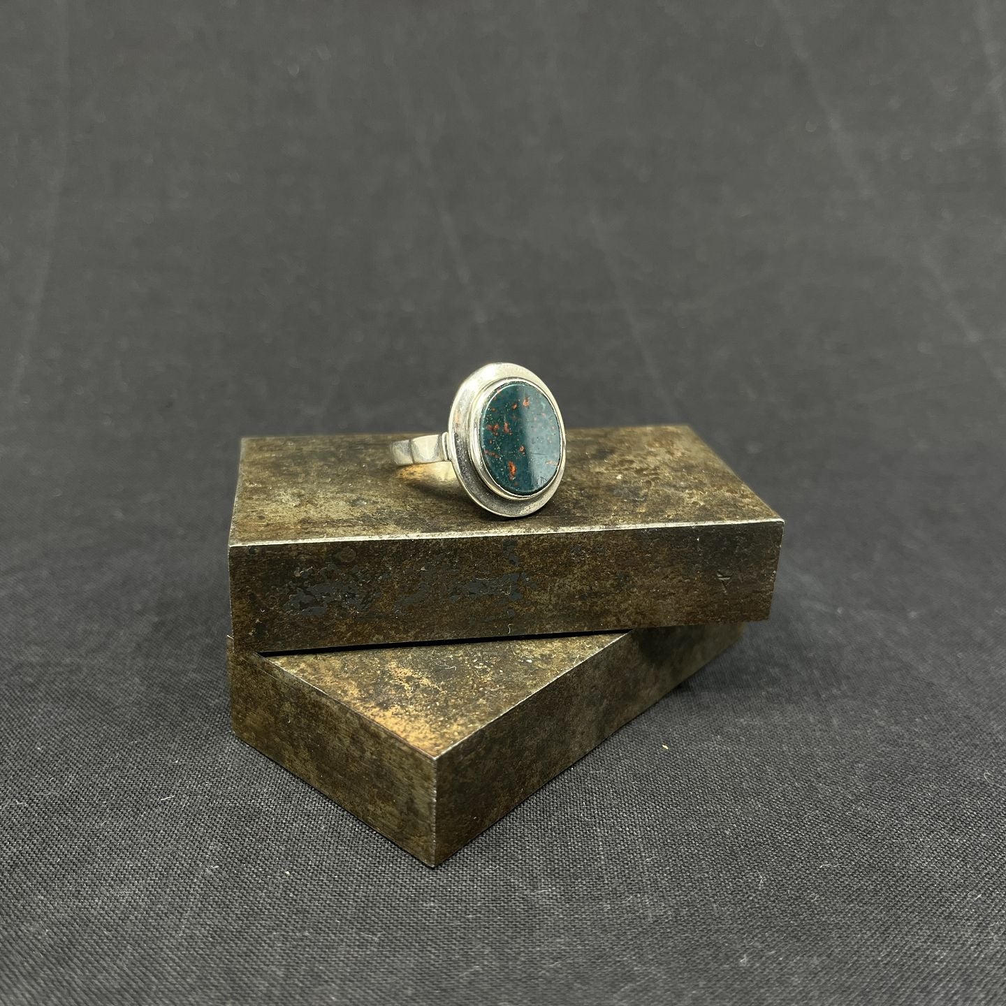 Ring from the 1930s with heliotrope