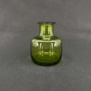 Majgrøn vase fra Holmegaard, 10,5 cm.
