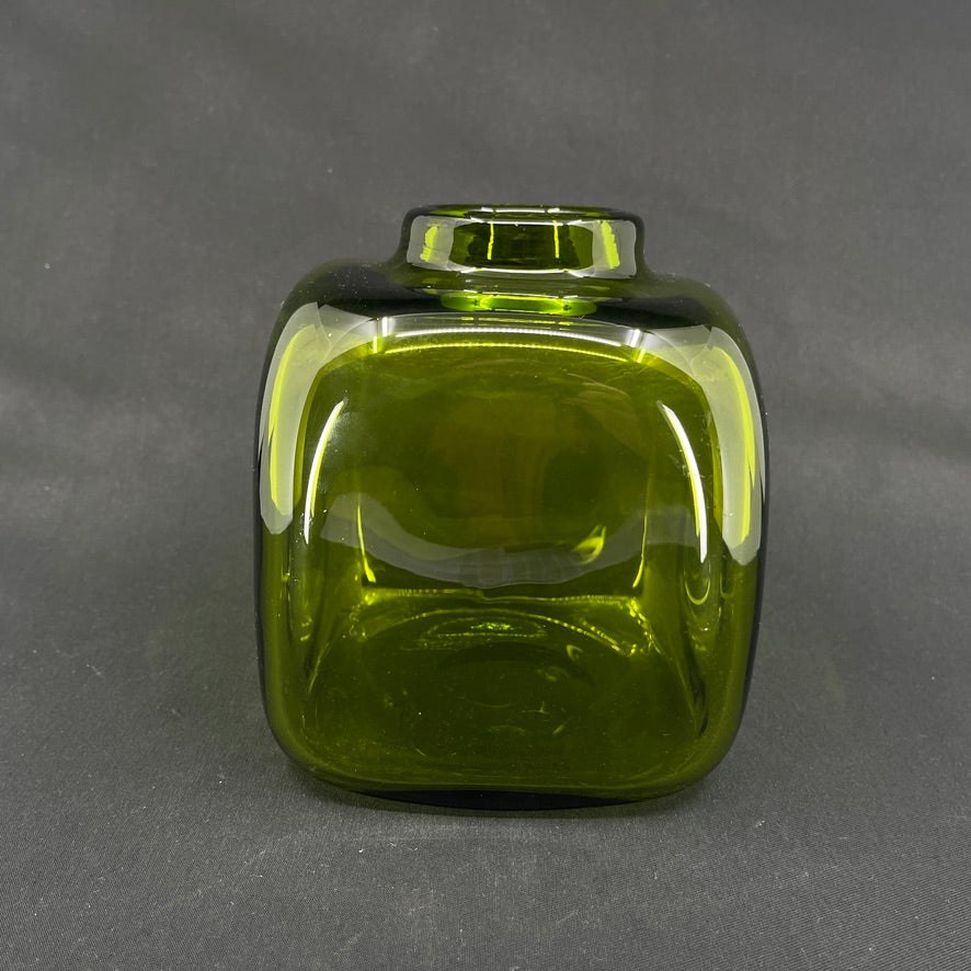 Square May-green vase, 18 cm.