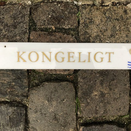 Smalt Royal Copenhagen skilt