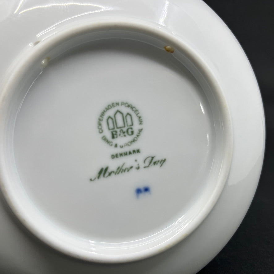 Bing & Grøndahl Mother's Day plate 1997