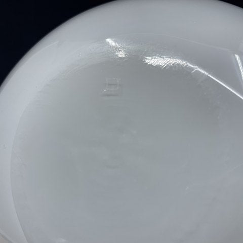 Round white Carnaby vase