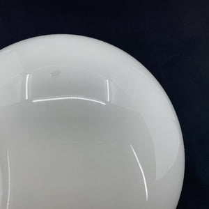 Round white Carnaby vase