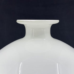 Round white Carnaby vase