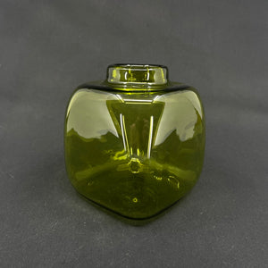 Firkantet Majgrøn vase, 15 cm.