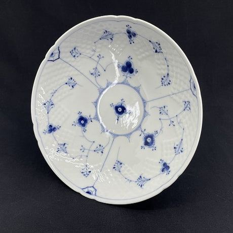 Blue painted essay from Bing &amp; Grøndahl
