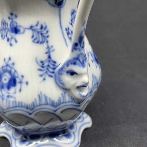 Mussel-painted full-blonde cream jug