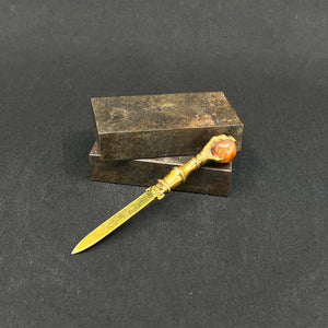 Bookmark in brass and agat