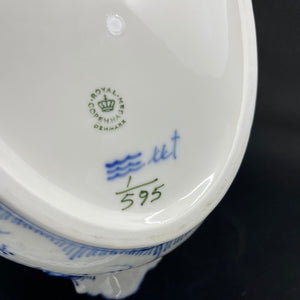 Blue Fluted Half Lace tureen 1/595