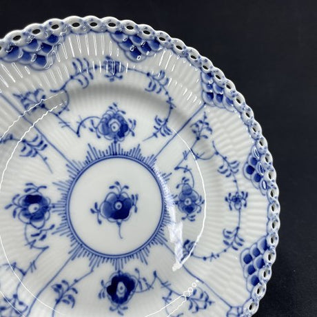 Full lace cake plate, 1/1087, 3rd assortment.
