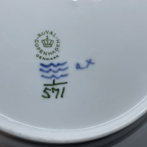 Mussel painted Half-blonde dinner plate, staff sorting