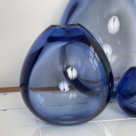 Sapphire blue drop vase by Per Lütken