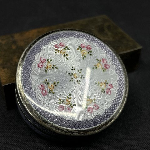 Fine silver box with enamel