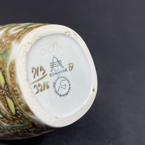 Aluminia baca vase