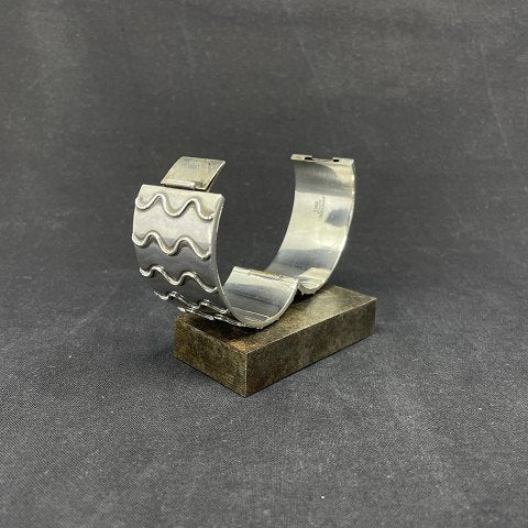 Armring af Svend Weihbrauch fra Hingelberg