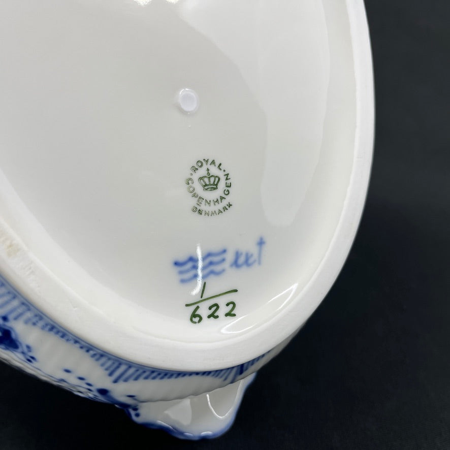 Blue Fluted Half lace lidded dish, 1/622