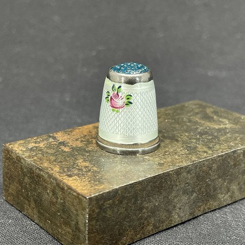 Thimble in silver and enamel