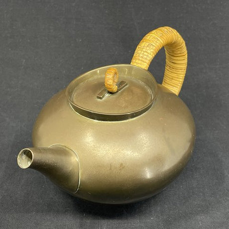Modernist teapot from the 1930s