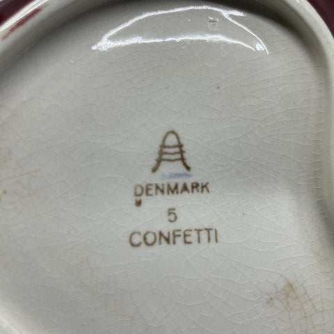 Bordeaux Confetti leaf dish