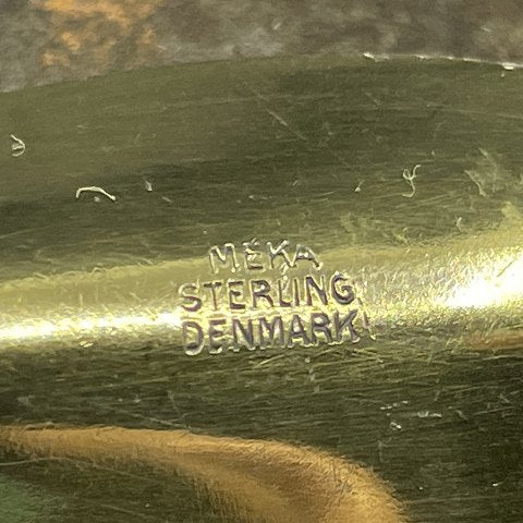Broche med emalje fra Meka