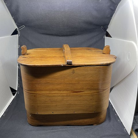 Large Swedish ordinary bread box