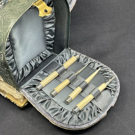 Antikt necessaire i velour