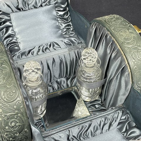 Antikt necessaire i velour