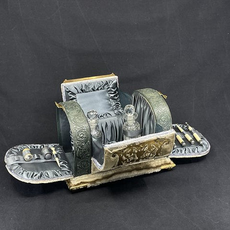 Antikt necessaire i velour