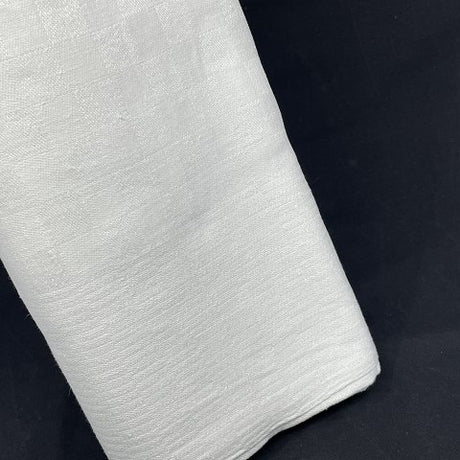 12 identical napkins in damask