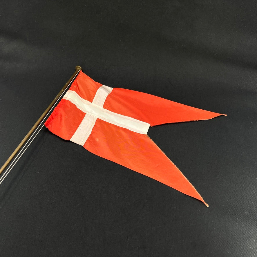 Flagstang i messing, 54 cm.