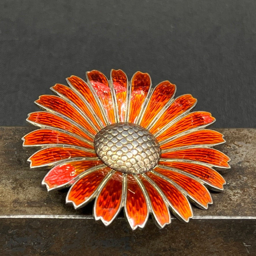 Rød Marguerit af C. Rasmussen - 5 cm.
