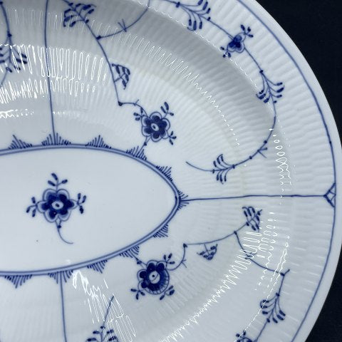 Blau geriffelte ovale Schale, 37 cm.
