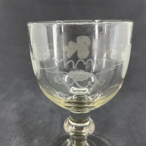 Mylenberg wine leaf glass
