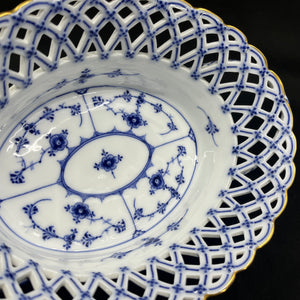Blue Fluted Full Lace fruit bowl with gold, 1/1057