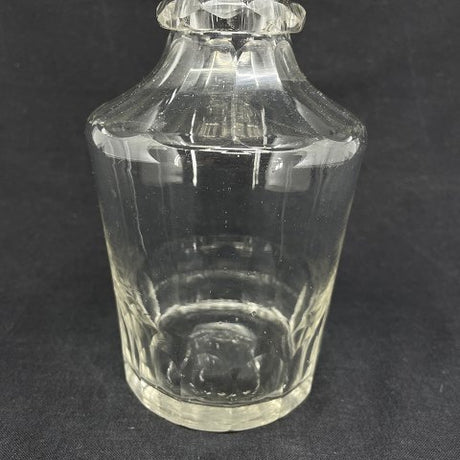 Carafe with reversed bars